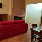 Borgo Di Gramugnana * Usigliano