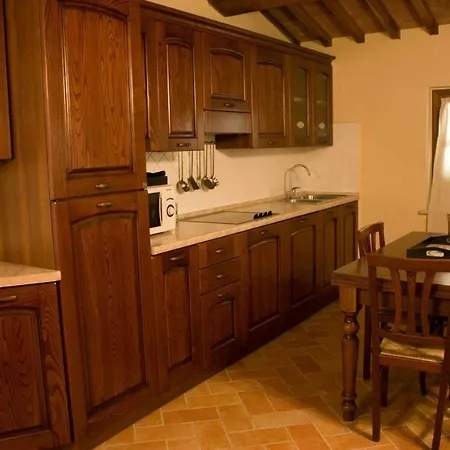 Borgo Di Gramugnana 아파트호텔 *