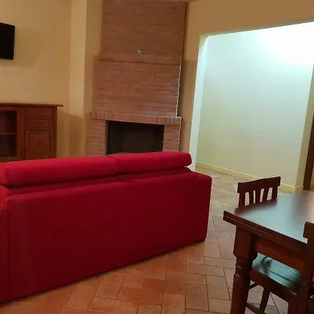 Borgo Di Gramugnana * Usigliano