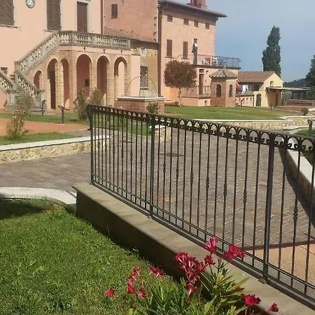 Borgo Di Gramugnana * Usigliano